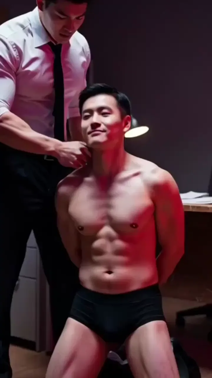 男主管向我跪下 · 第1集