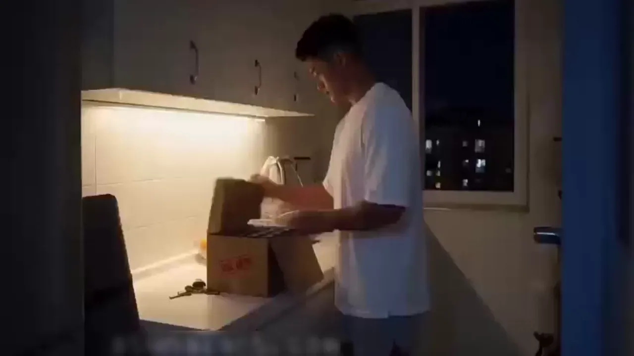 情色肌肉教练的公开课 · 第1集